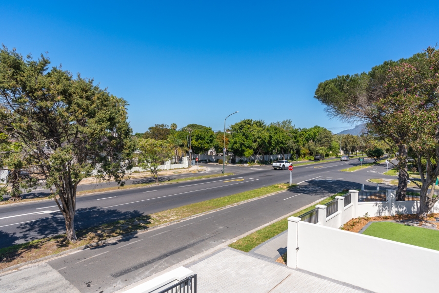 To Let 3 Bedroom Property for Rent in Pinelands Western Cape